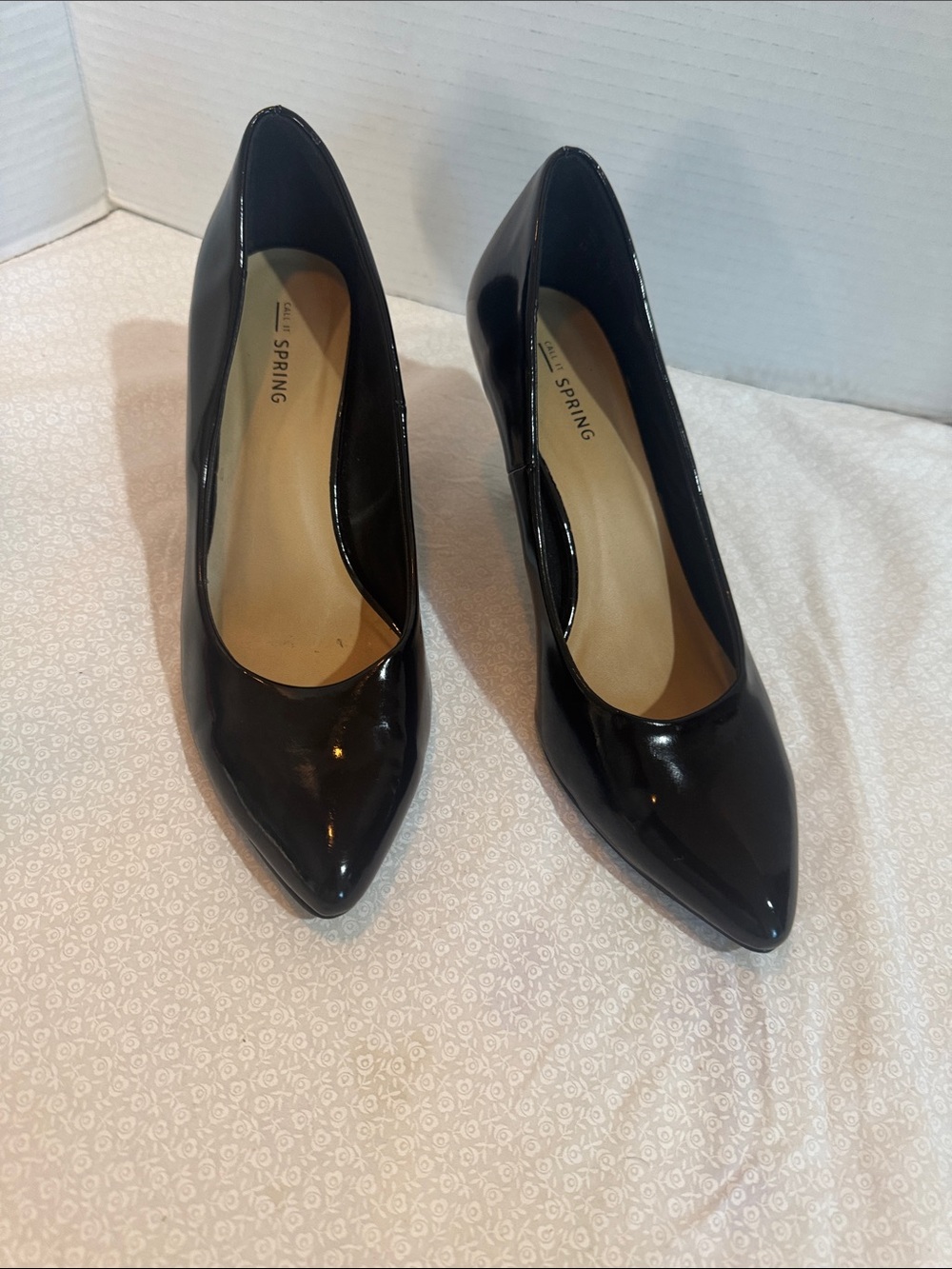 Call It Spring black faux leather pointed-toe pumps size 8.5